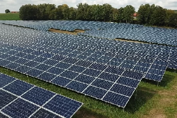 Illustration of The Principle of Solar Panels