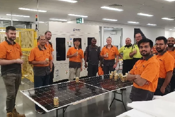 NDC (zerstörungsfreie Laserschneidmaschine) in Australien Tindo Solar